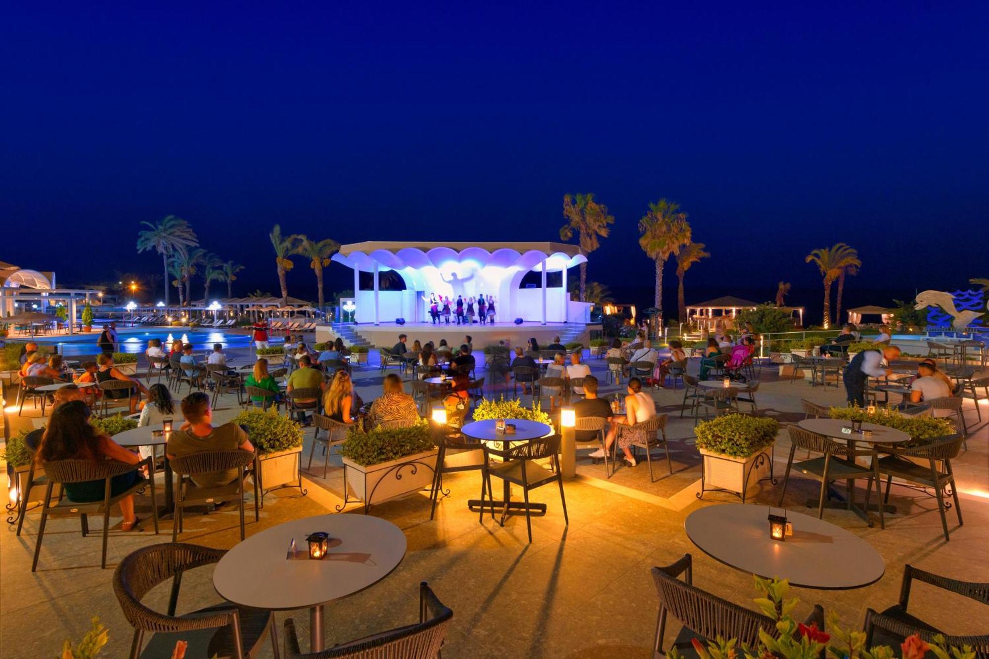 Rodos Palladium Leisure&Wellness Kallithéa Esterno foto The resort at night