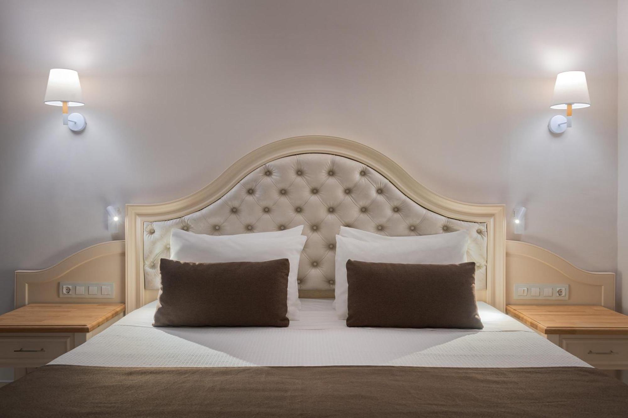 Rodos Palladium Leisure&Wellness Kallithéa Esterno foto A bed with a headboard