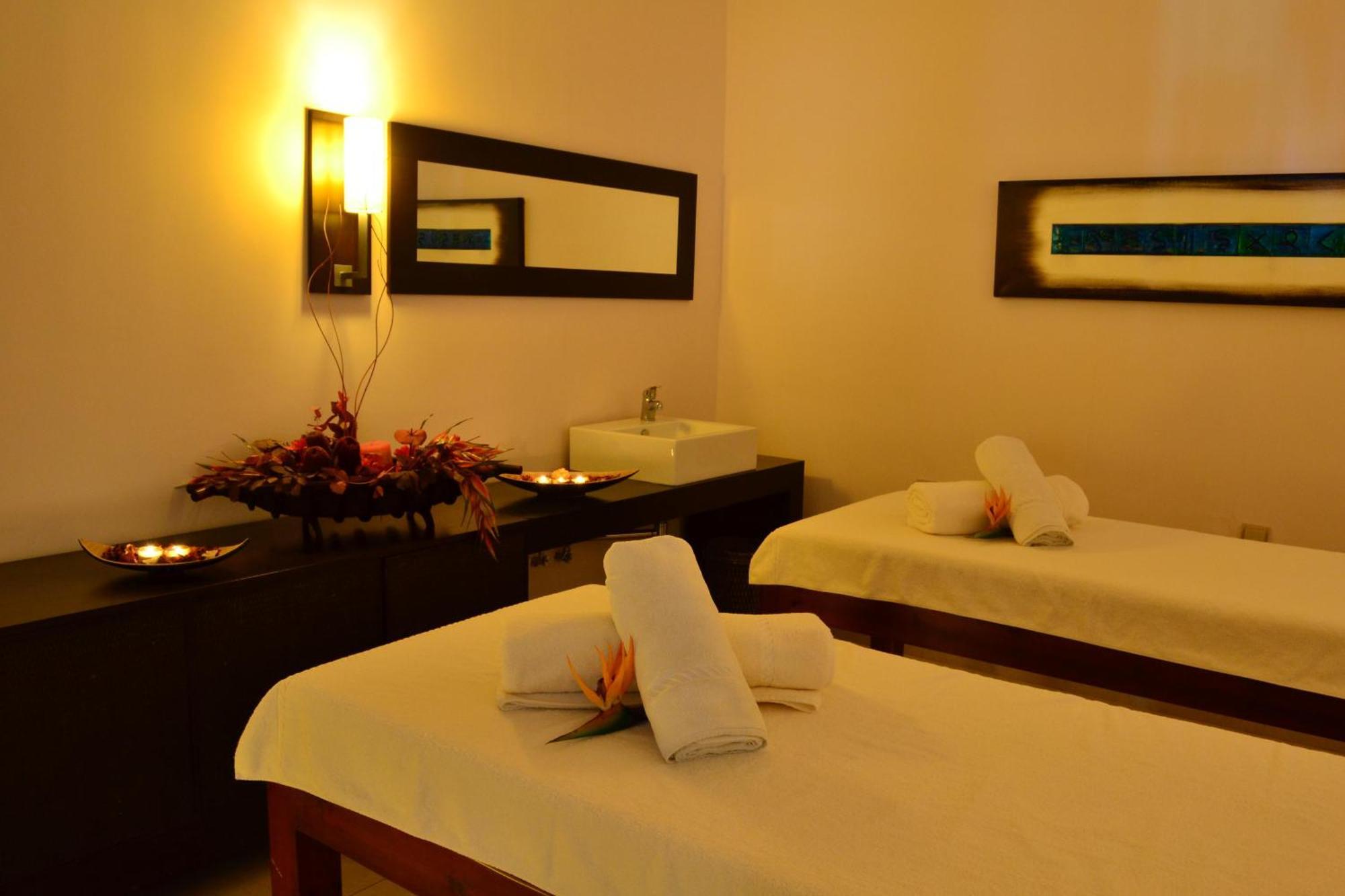 Rodos Palladium Leisure&Wellness Kallithéa Esterno foto A spa treatment room