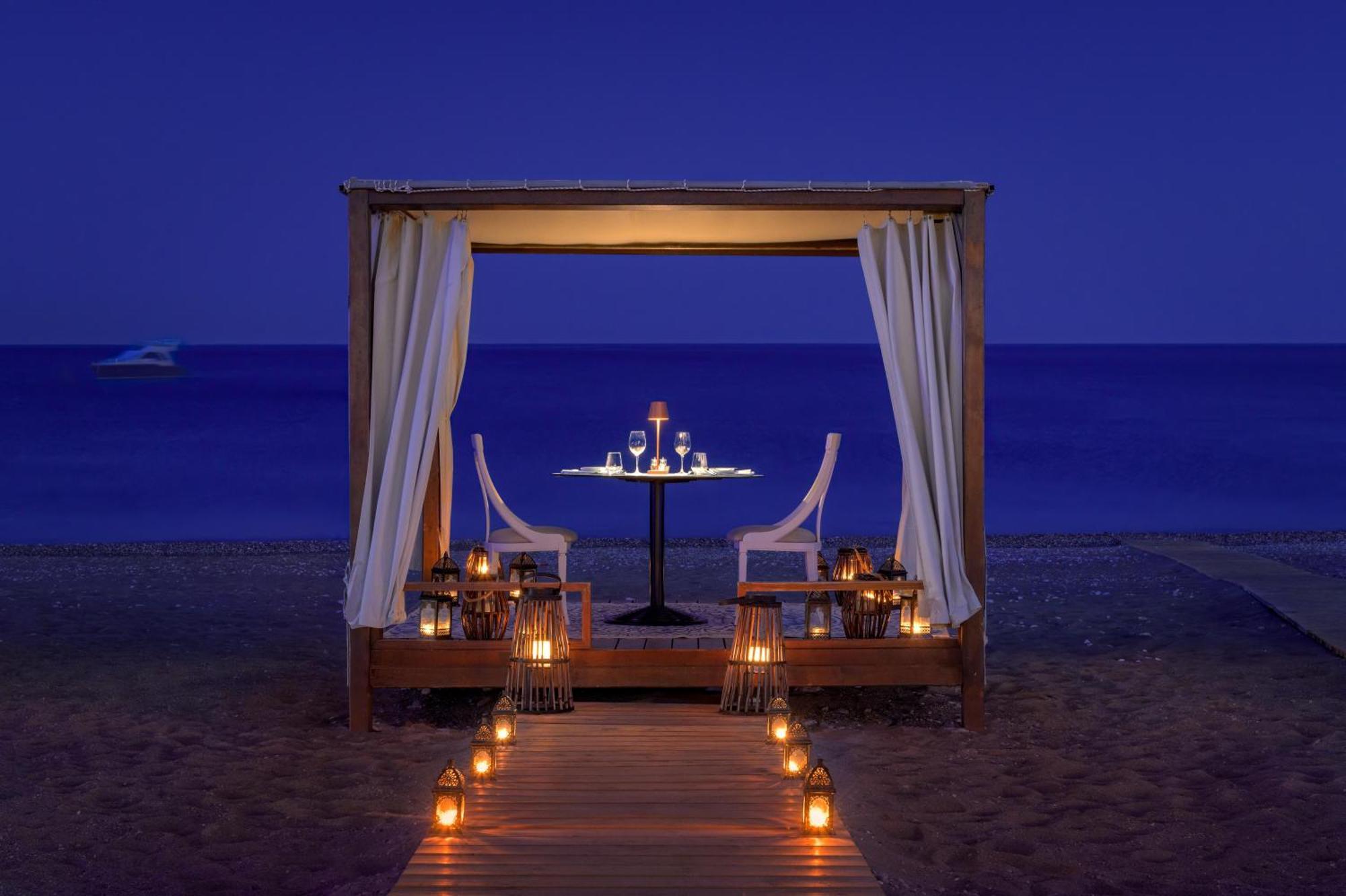 Rodos Palladium Leisure&Wellness Kallithéa Esterno foto Beachfront dining at the resort