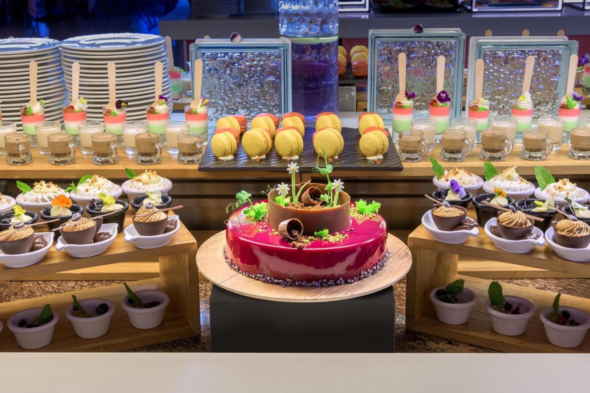 Rodos Palladium Leisure&Wellness Kallithéa Esterno foto A dessert buffet