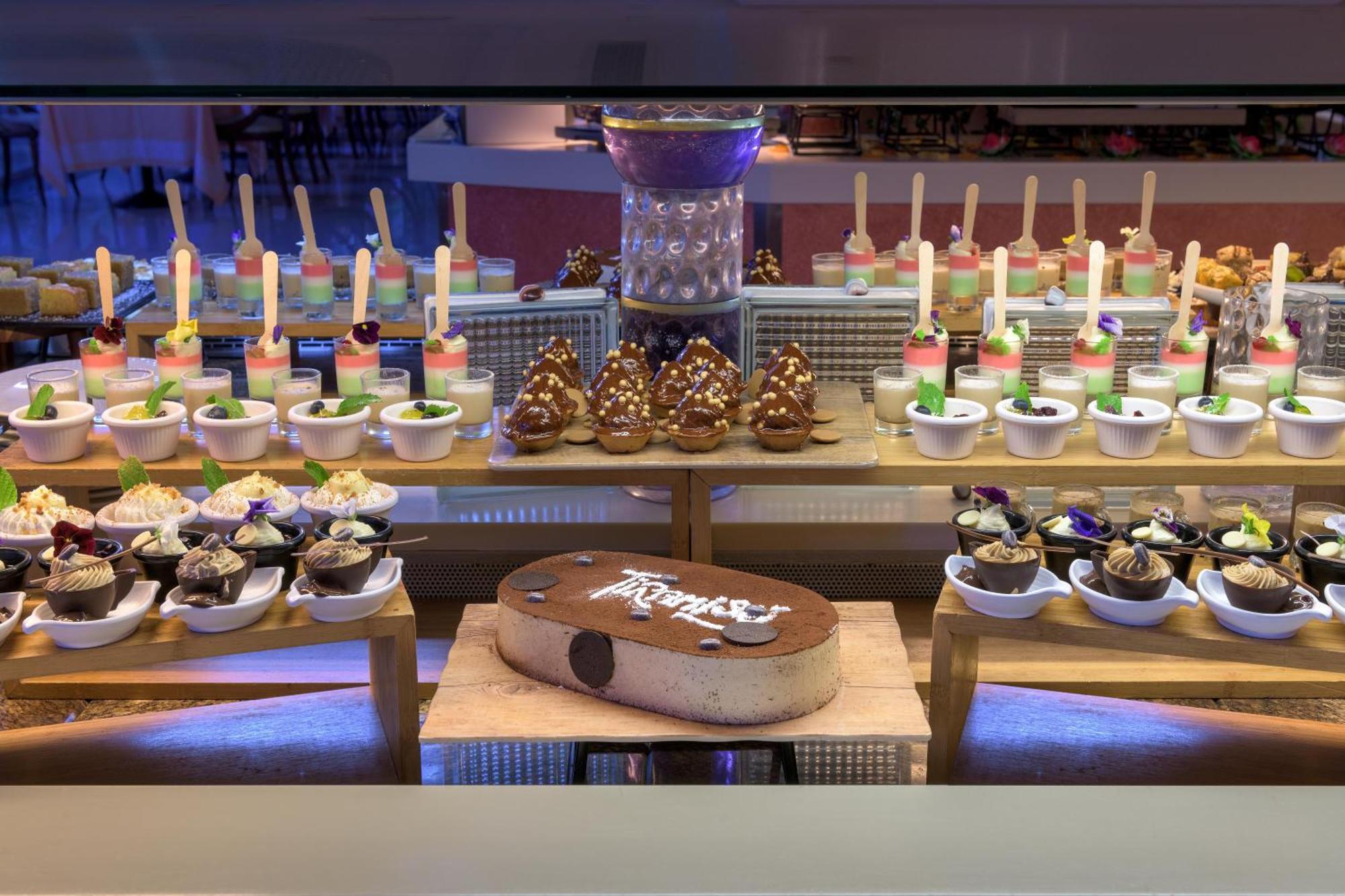 Rodos Palladium Leisure&Wellness Kallithéa Esterno foto A dessert buffet