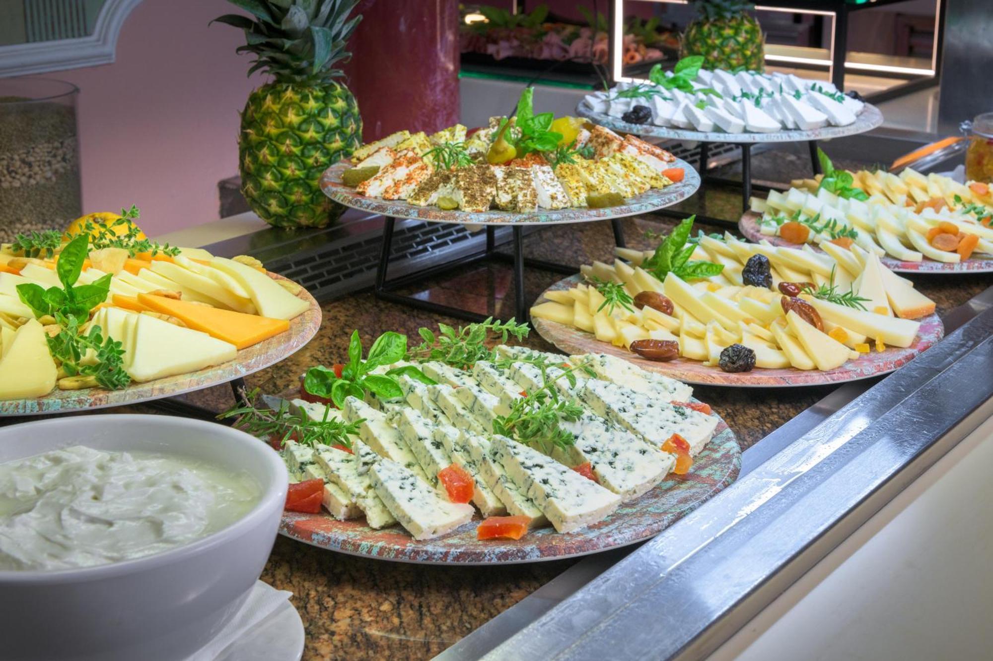 Rodos Palladium Leisure&Wellness Kallithéa Esterno foto A cheese platter